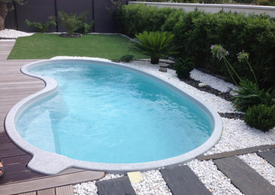 CURVED SWIMMING POOLS