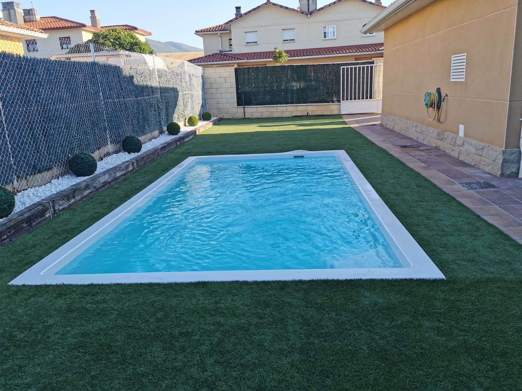 Swimming pools for home and garden